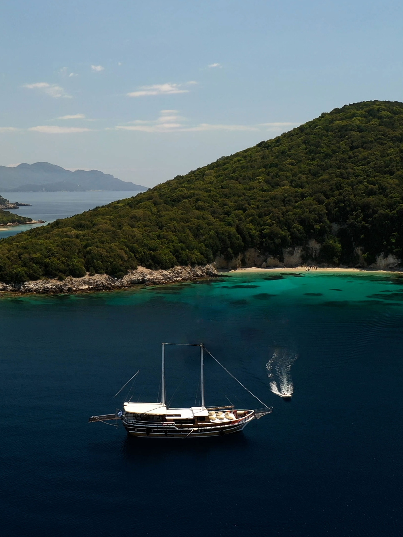 Island hopping in Greece. The ultimate wellbeing holiday. 2